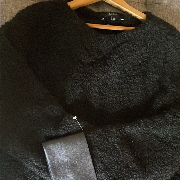 Authentic Gucci wool sweater - Picture 2 of 8